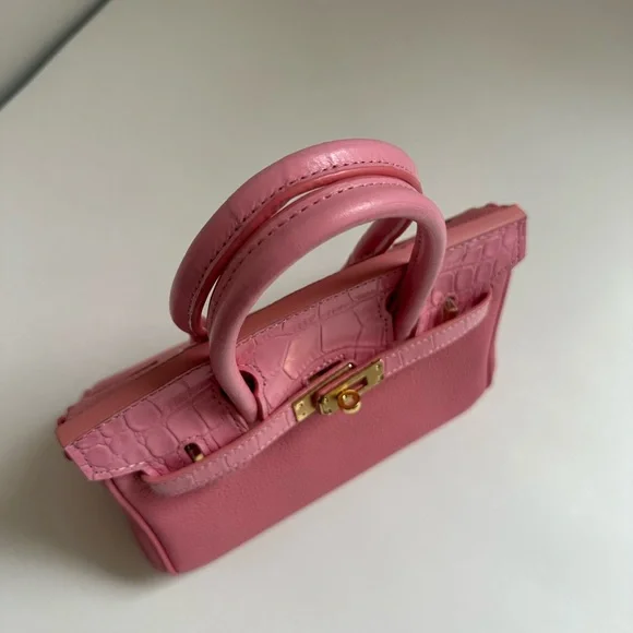 Classic Mini Leather Hangbag Gold Lock - Picture 11 of 14